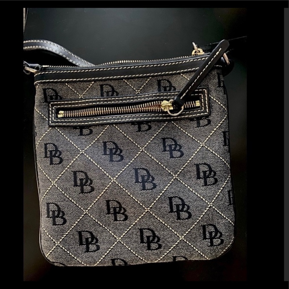 Dooney & Bourke purse